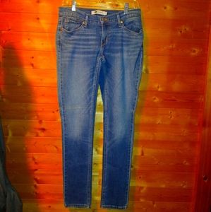 Women's Levi Jeans